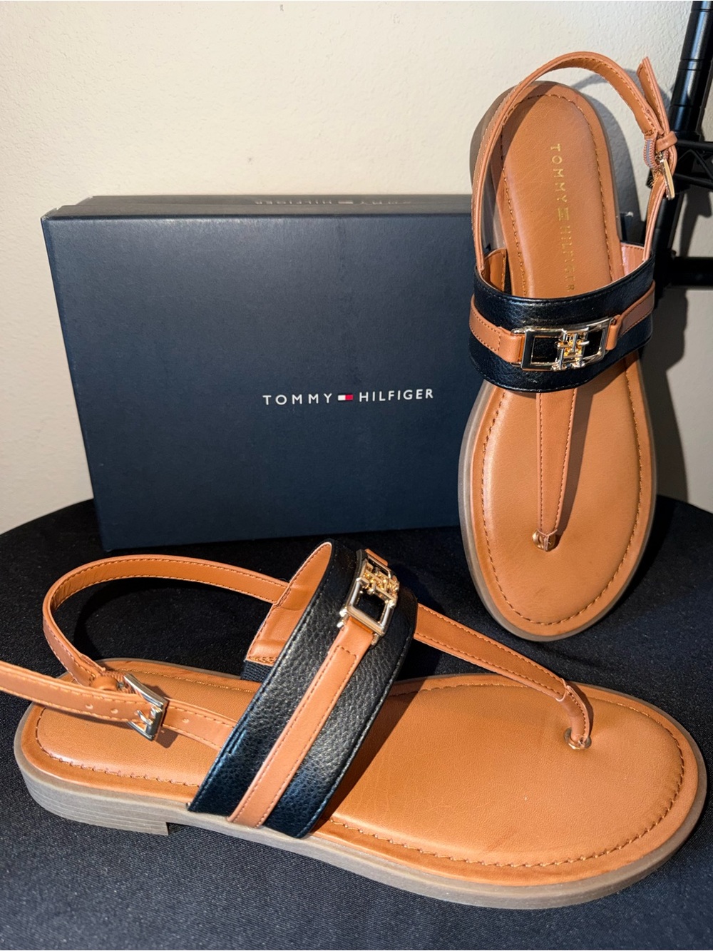 Tommy Hilfiger “Carree” Leather T-Strap Sandals 😍